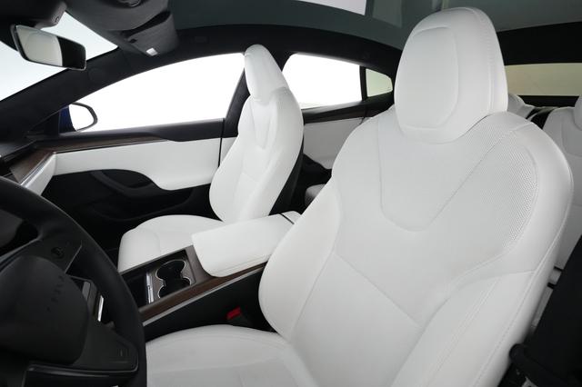 2023 Tesla Model S — photo 3 of 26