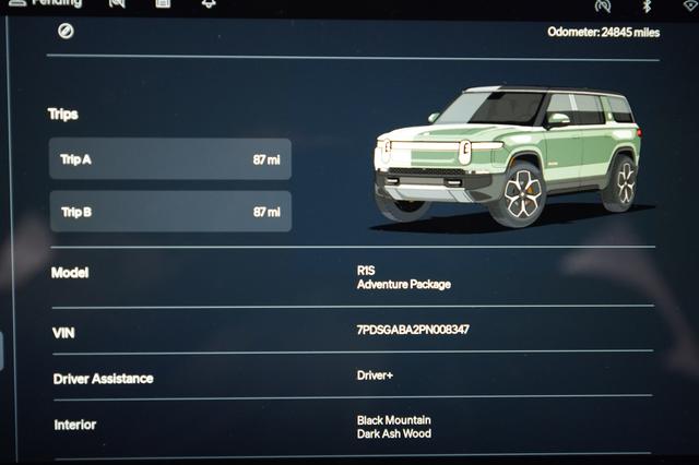 2023 Rivian R1S — photo 5 of 27