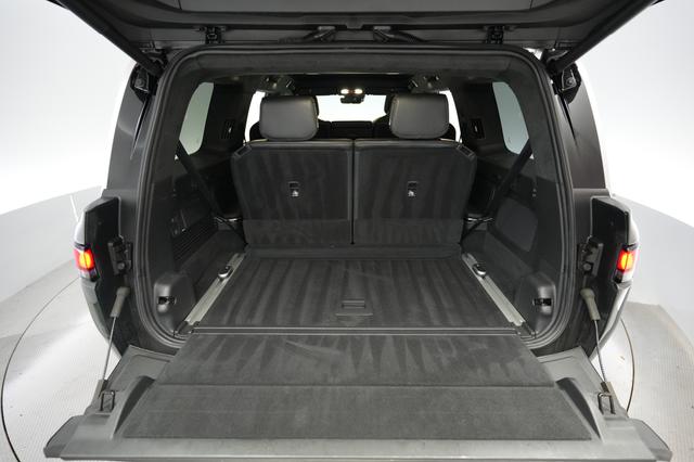 2023 Rivian R1S — photo 6 of 27