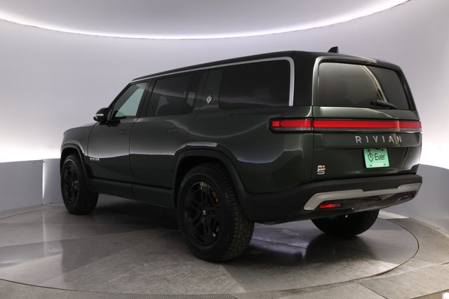 2023 Rivian R1S — photo 13 of 27