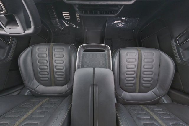 2023 Rivian R1S — photo 24 of 27