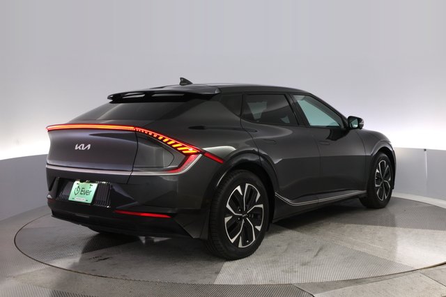 2023 Kia EV6 — photo 2 of 28