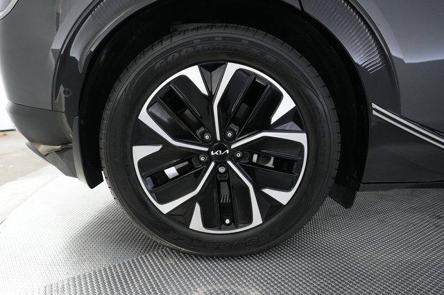 2023 Kia EV6 — photo 17 of 28