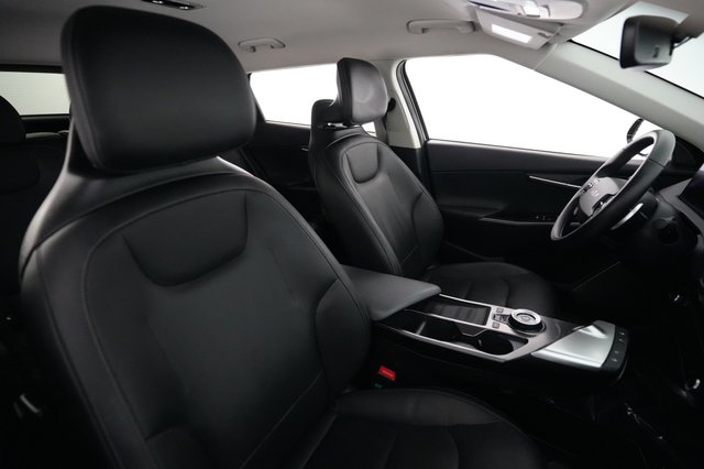 2023 Kia EV6 — photo 18 of 28