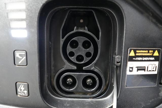 2023 Kia EV6 — photo 8 of 28