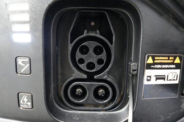 2023 Kia EV6 — photo 8 of 28