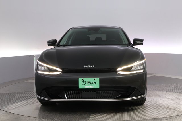 2023 Kia EV6 — photo 9 of 28