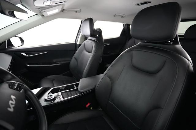 2023 Kia EV6 — photo 3 of 28