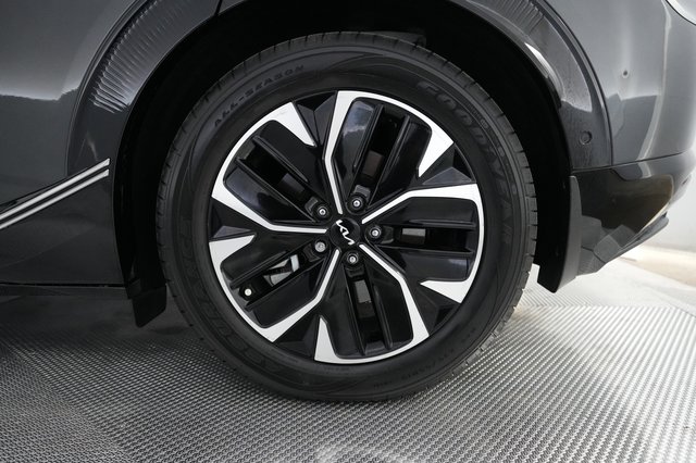 2023 Kia EV6 — photo 7 of 28
