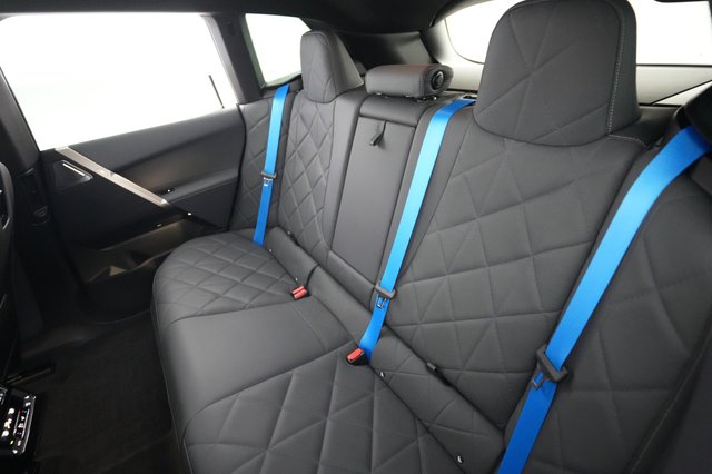 2023 BMW iX — photo 19 of 21