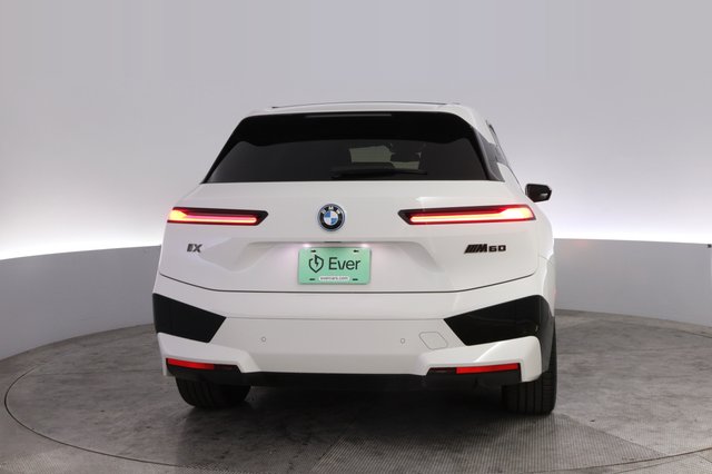 2023 BMW iX — photo 12 of 21