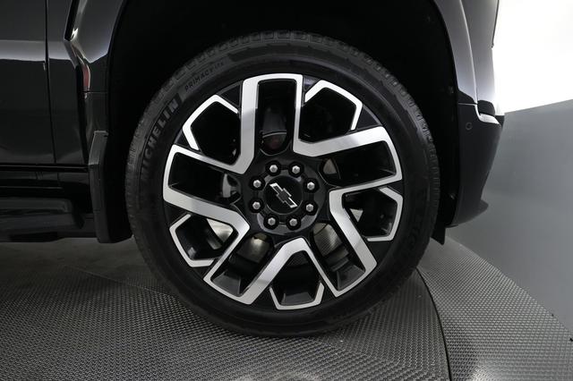 2024 Chevrolet Silverado EV — photo 10 of 18