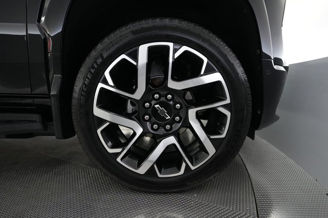 2024 Chevrolet Silverado EV — photo 10 of 18