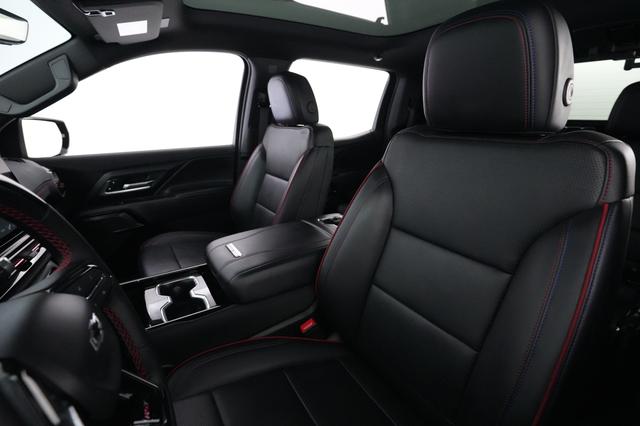 2024 Chevrolet Silverado EV — photo 3 of 18