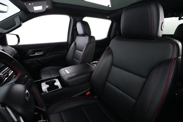 2024 Chevrolet Silverado EV — photo 3 of 18