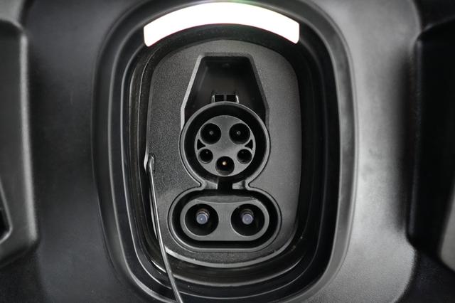 2024 Chevrolet Silverado EV — photo 8 of 18