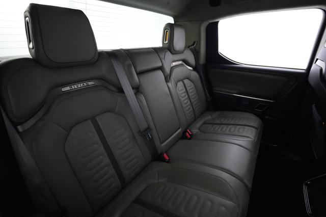 2024 Rivian R1T — photo 4 of 27