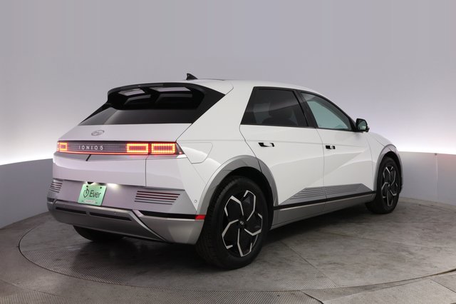 2024 Hyundai IONIQ 5 — photo 2 of 24