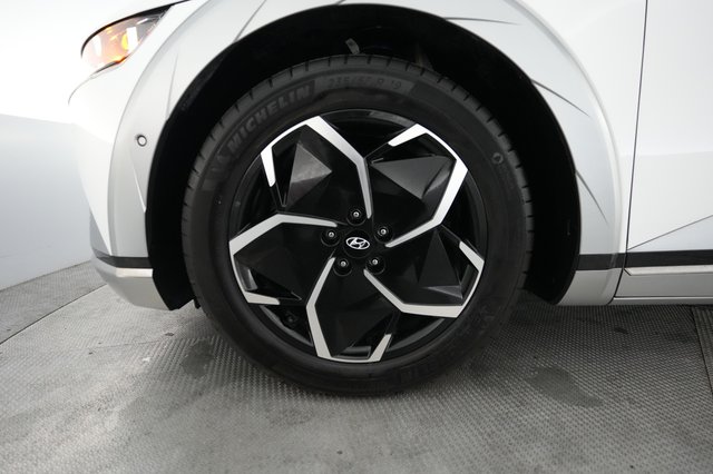 2024 Hyundai IONIQ 5 — photo 15 of 24