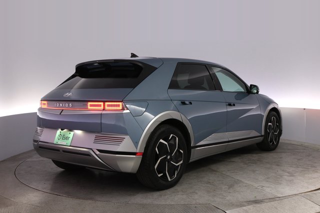 2024 Hyundai IONIQ 5 — photo 2 of 24