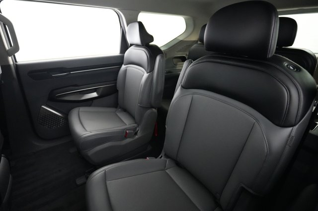 2024 Kia EV9 — photo 19 of 24