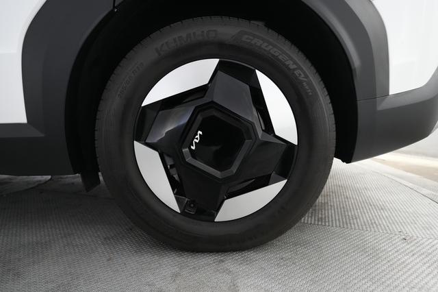 2024 Kia EV9 — photo 7 of 24