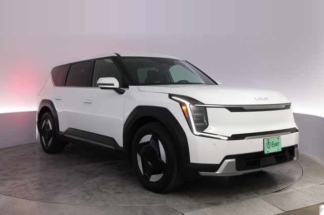 2024 Kia EV9 — photo 10 of 24