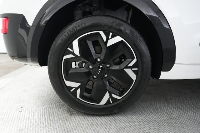 2024 Kia Niro EV — photo 17 of 24