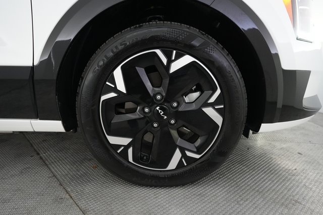 2024 Kia Niro EV — photo 16 of 24