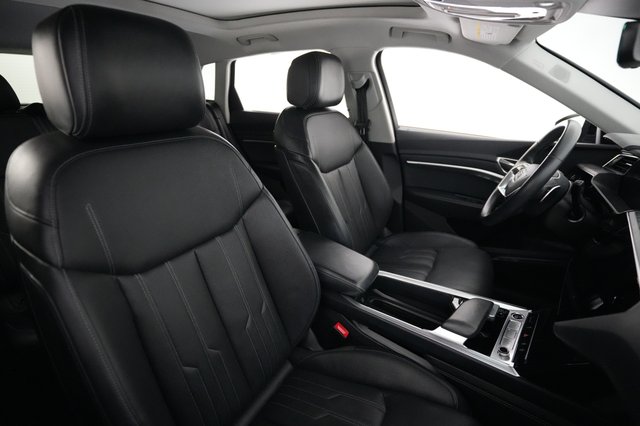 2024 Audi Q8 e-tron — photo 18 of 24