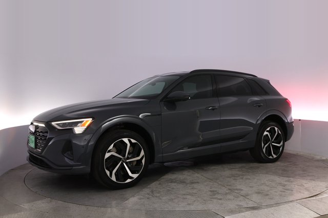 2024 Audi Q8 e-tron — photo 14 of 24