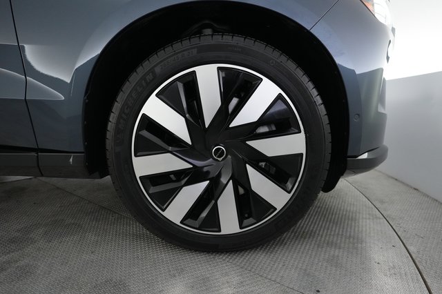 2025 Volvo EX90 — photo 16 of 24