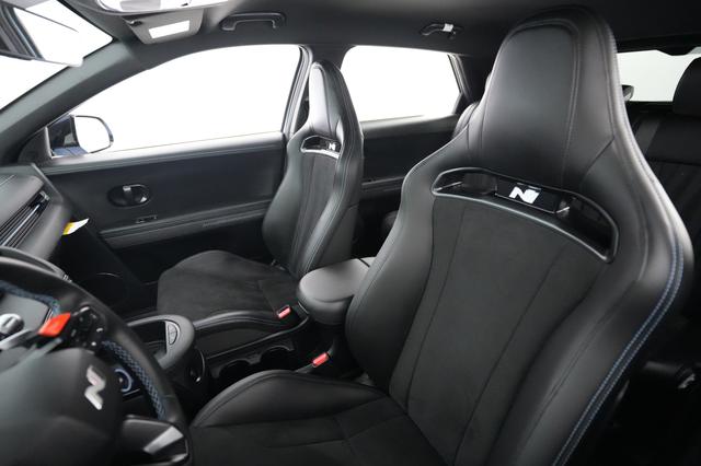 2025 Hyundai IONIQ 5 — photo 3 of 22