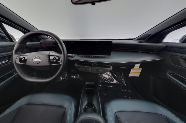 2026 Nissan LEAF — photo 21 of 24