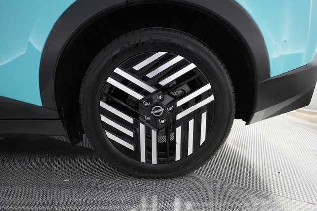 2026 Nissan LEAF — photo 7 of 24