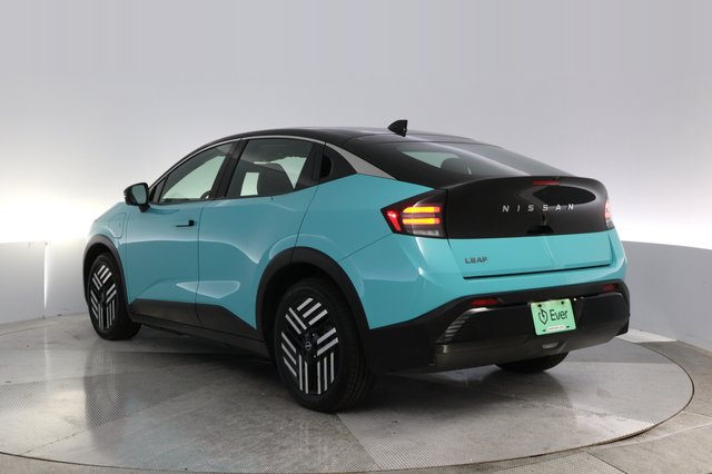 2026 Nissan LEAF — photo 13 of 24