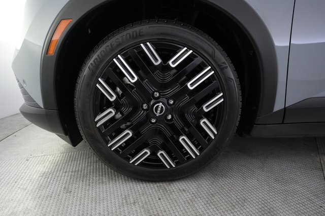 2026 Nissan LEAF — photo 15 of 24