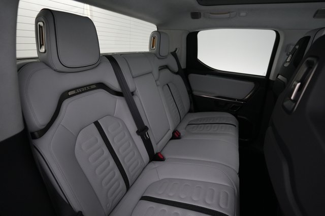 2023 Rivian R1T — photo 4 of 21