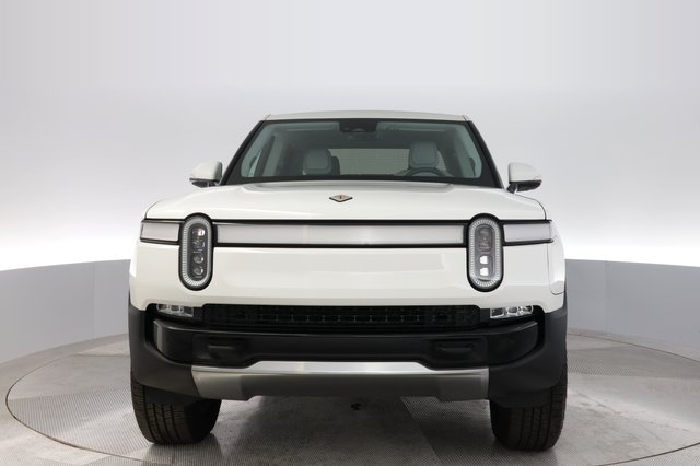 2023 Rivian R1T — photo 9 of 21