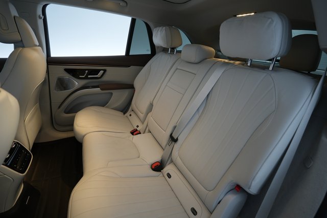 2023 Mercedes-Benz EQS SUV — photo 19 of 23