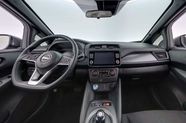 2023 Nissan LEAF — photo 21 of 23