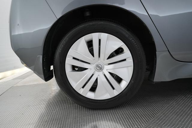 2023 Nissan LEAF — photo 7 of 23