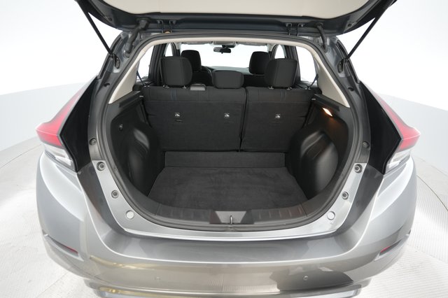 2023 Nissan LEAF — photo 6 of 23