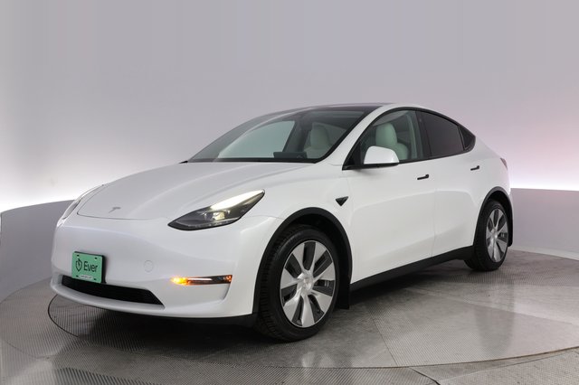 2023 Tesla Model Y — VIN 7SAYGDEE2PF622477