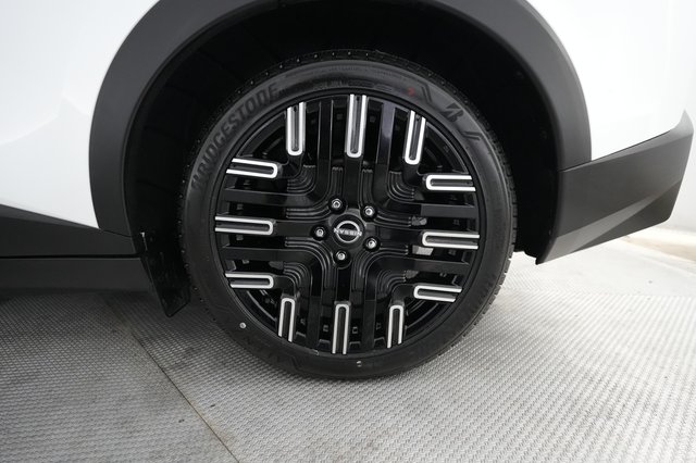 2026 Nissan LEAF — photo 7 of 24