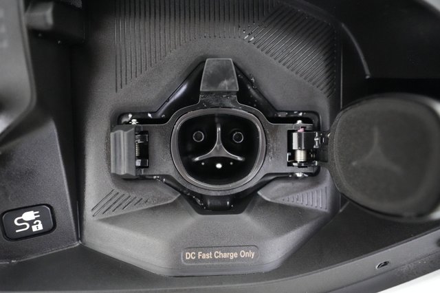 2026 Nissan LEAF — photo 23 of 24