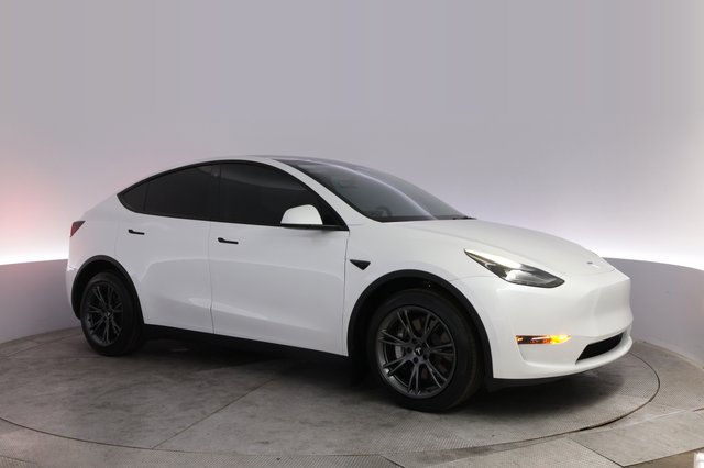 2023 Tesla Model Y — photo 11 of 23