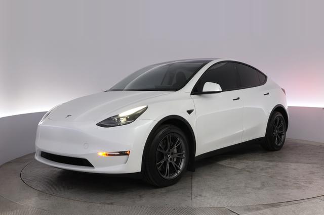 2023 Tesla Model Y — VIN 7SAYGDEE8PF684000