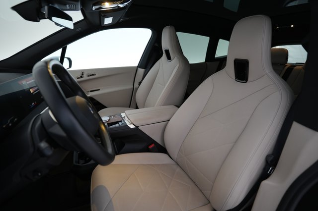 2023 BMW iX — photo 3 of 25