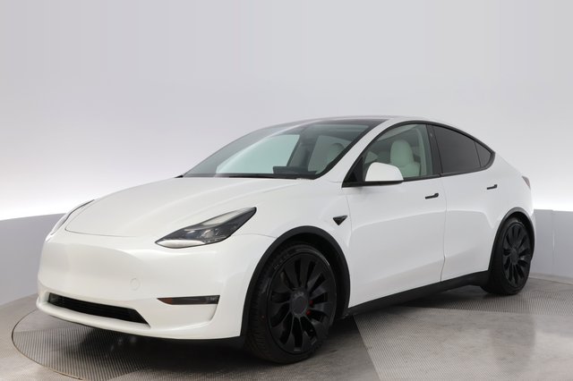 2023 Tesla Model Y — VIN 7SAYGDEF5PF752357